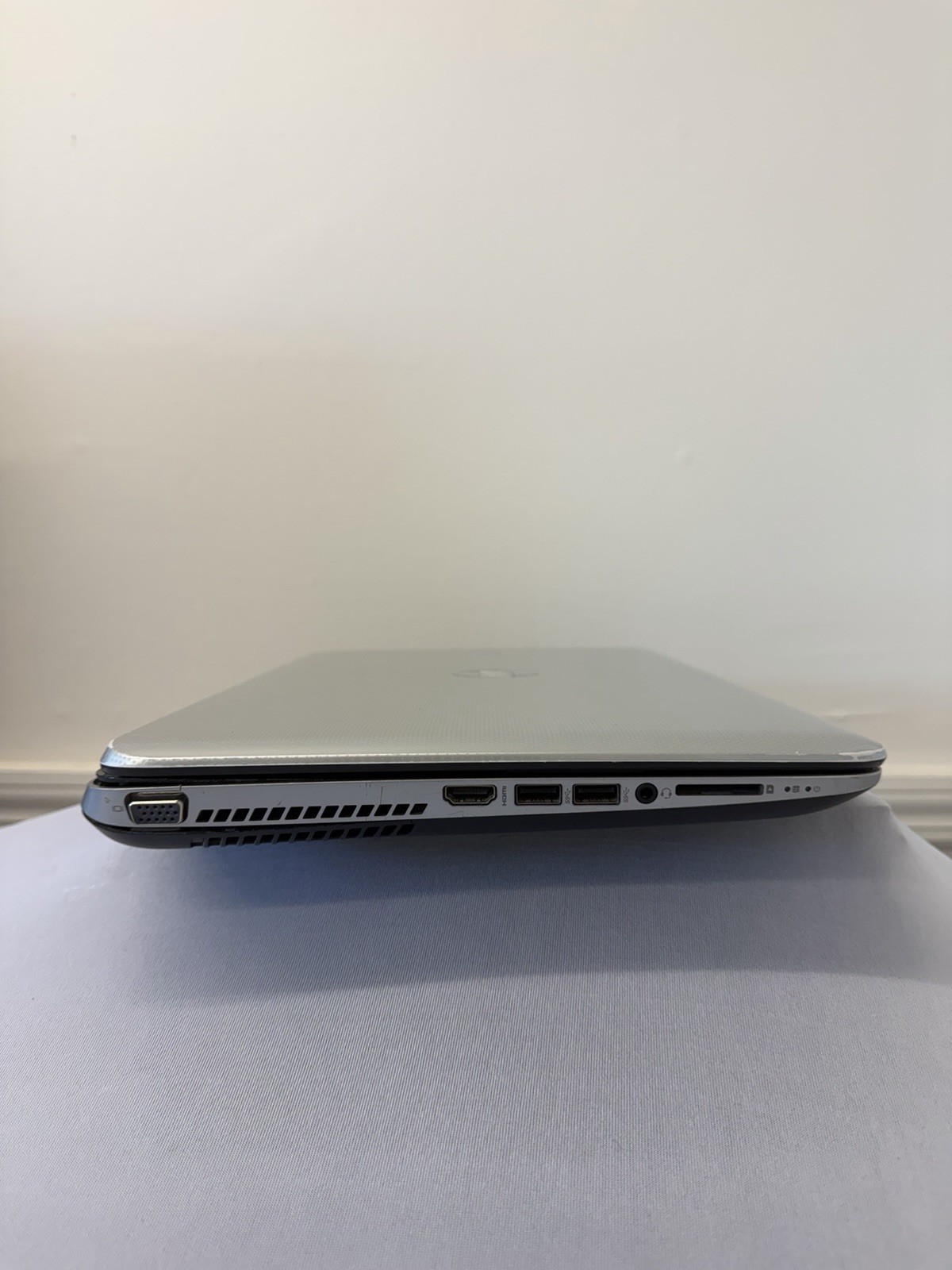 HP Pavillion 15 Laptop – Good Screen – AMD A6-5200 – Read Des