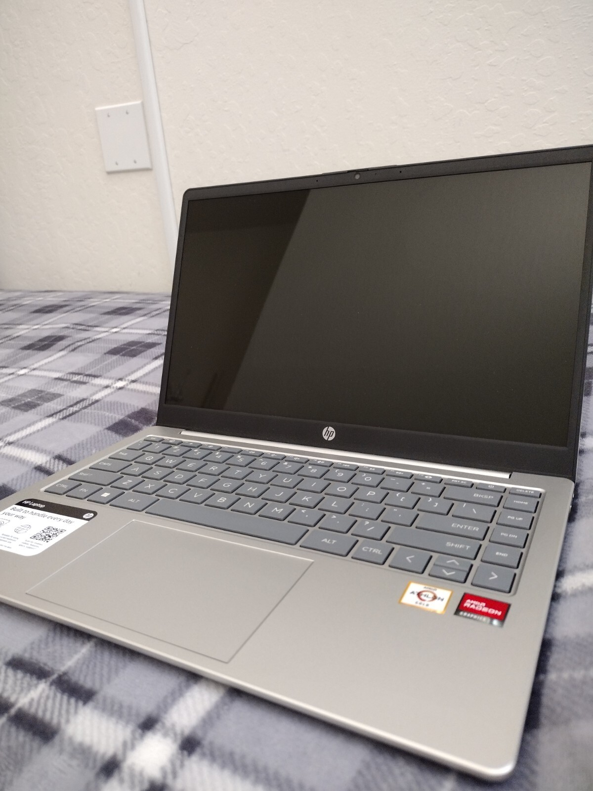 HP 14 inch Laptop, HD Display, AMD Athlon Gold 7220U, 4 GB RAM, 128 GB SSD, AMD