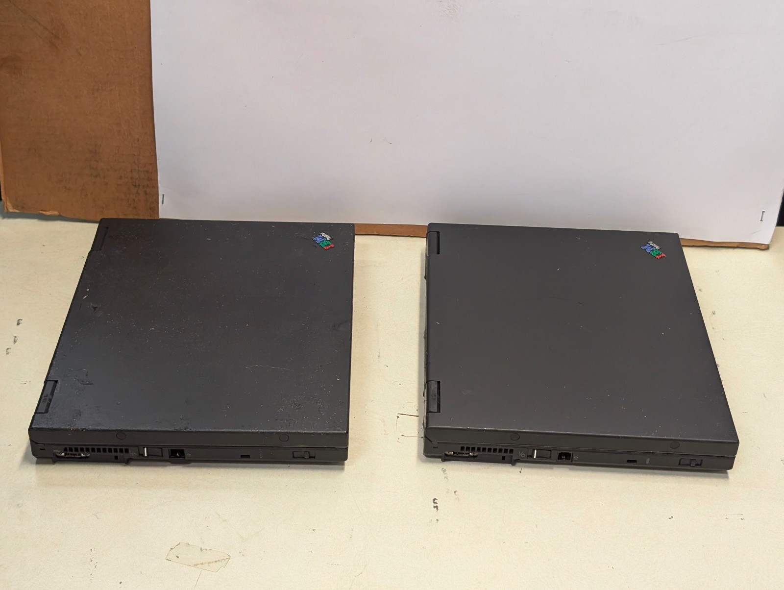 IBM ThinkPad 600 lot for parts; bad screen on 600x, bad MOBO on 600; no HDDs