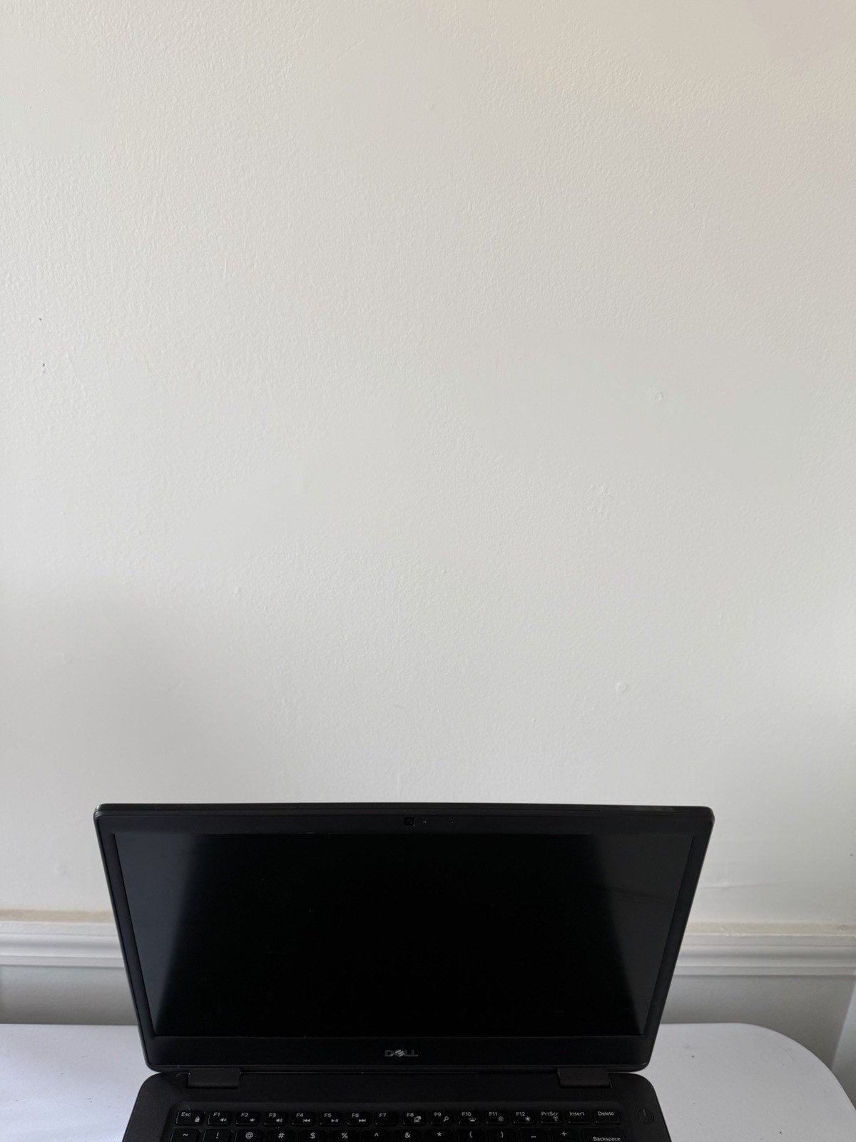 Dell Latitude 3400 Laptop – Good Screen – Intel i5 Gen 8 – RAM 8 GB – Read Des