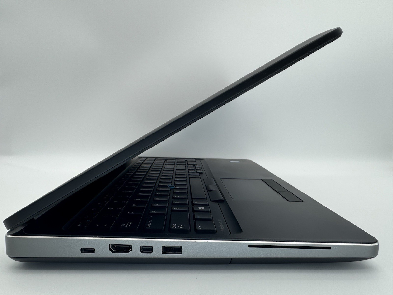 Dell Precision 7520 i7-7820HQ@2.90GHz 32GB RAM 500GB SSD NVMe Win11p Touchscreen