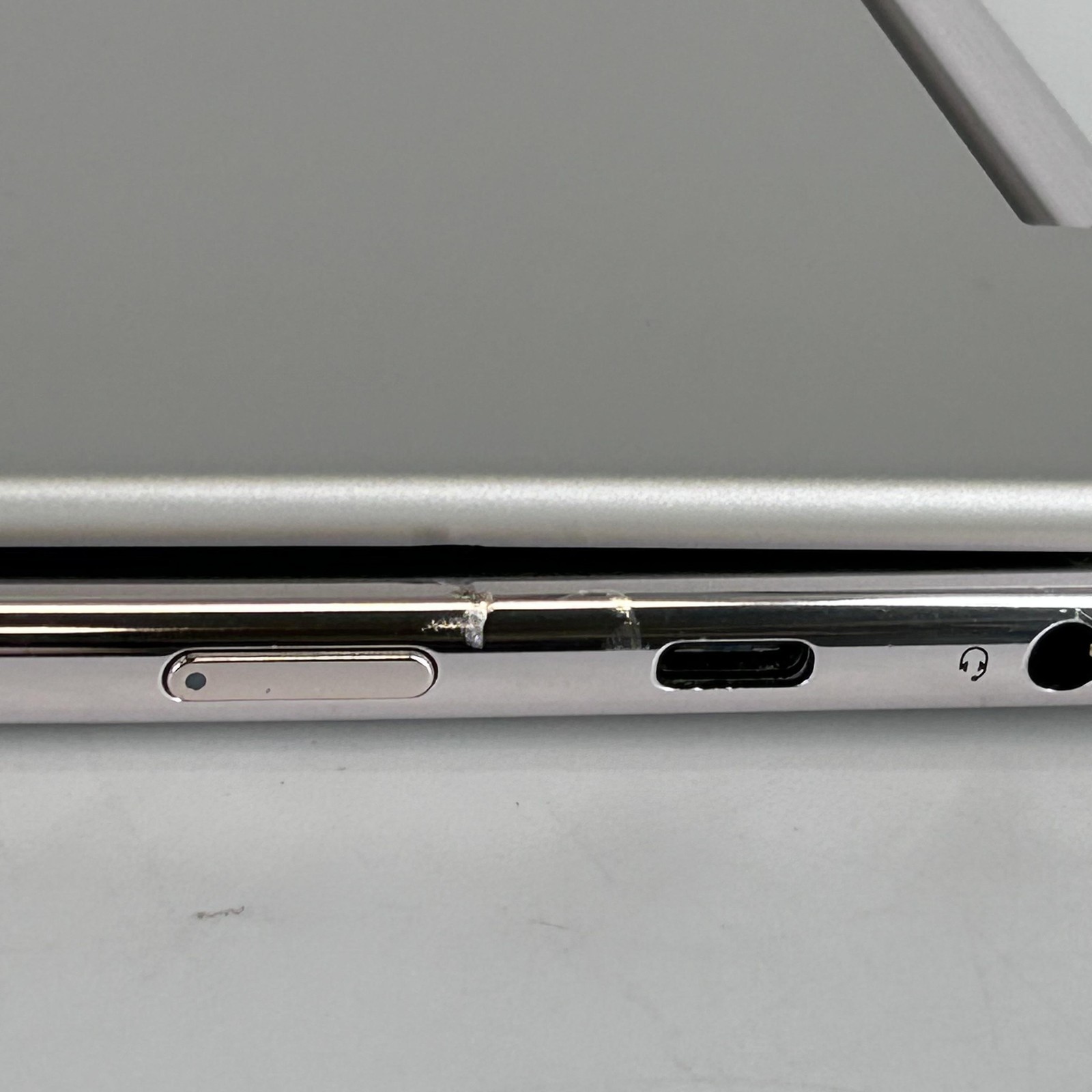 Lenovo Yoga 9i 14 QHD+ TOUCH 2.1 GHz i7-1260P 16GB 512GB SSD Very Good
