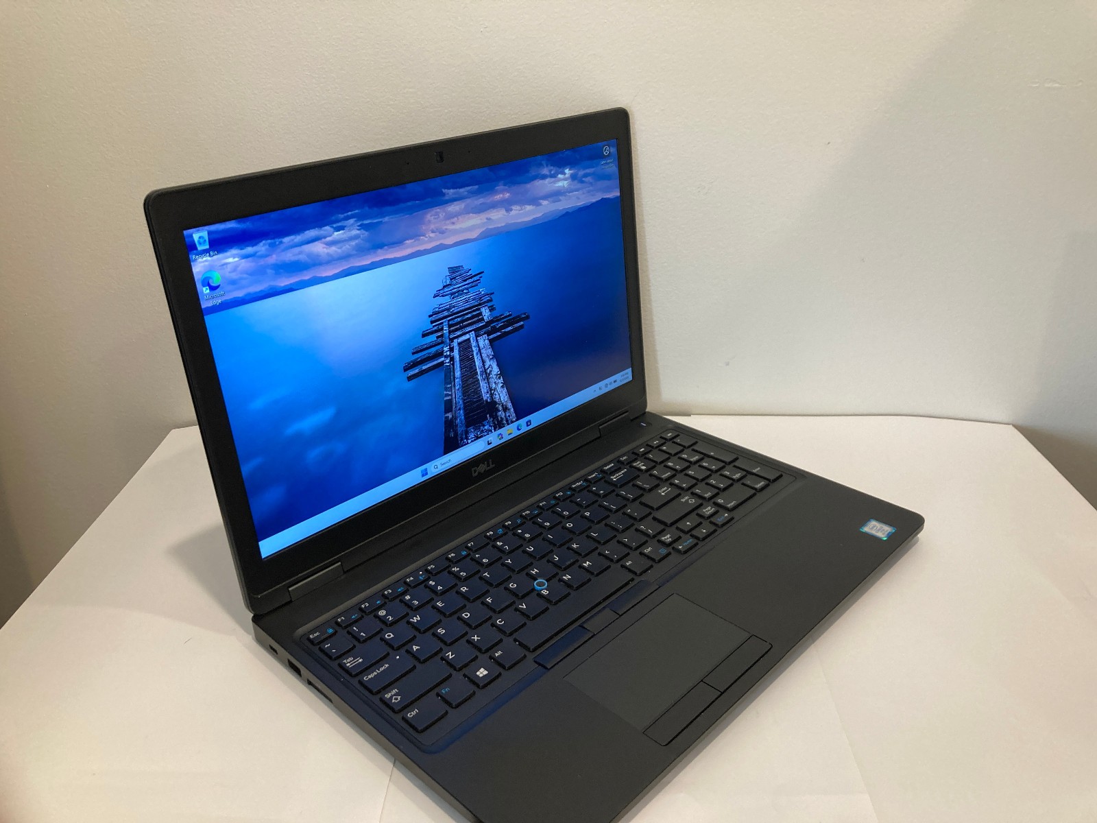 Dell Precision 3530 i7-8850H 2.6 GHz 256GB NVMe SSD, 16GB Laptop W11Pro RESTORED