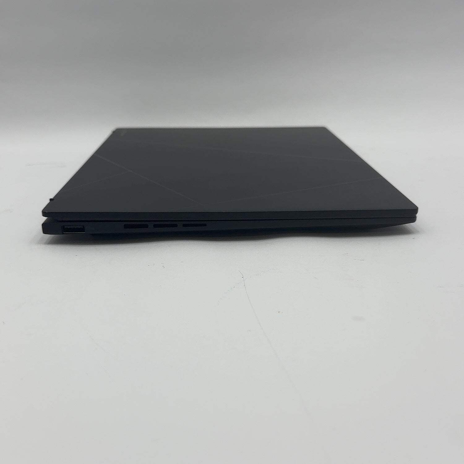 Asus Zenbook 14 UM3406K 14″ Ryzen AI 7 350 2.0GHz 16GB RAM 1TB SSD