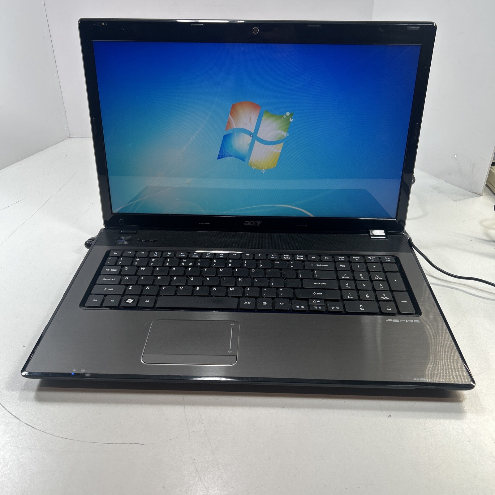 Acer Aspire 7741z 17.3’’ Intel Pentium P6000 3GB Ram 256GB HDD Win 7 Home Prem