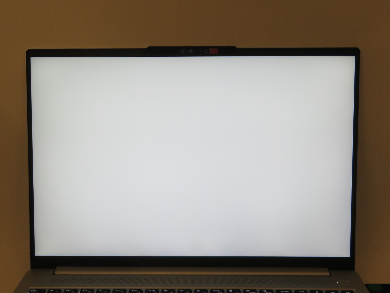 Ideapad Slim 5 16IRU9 16in Intel Core 7 150U 1.8GHz 8GB RAM 512GB SSD