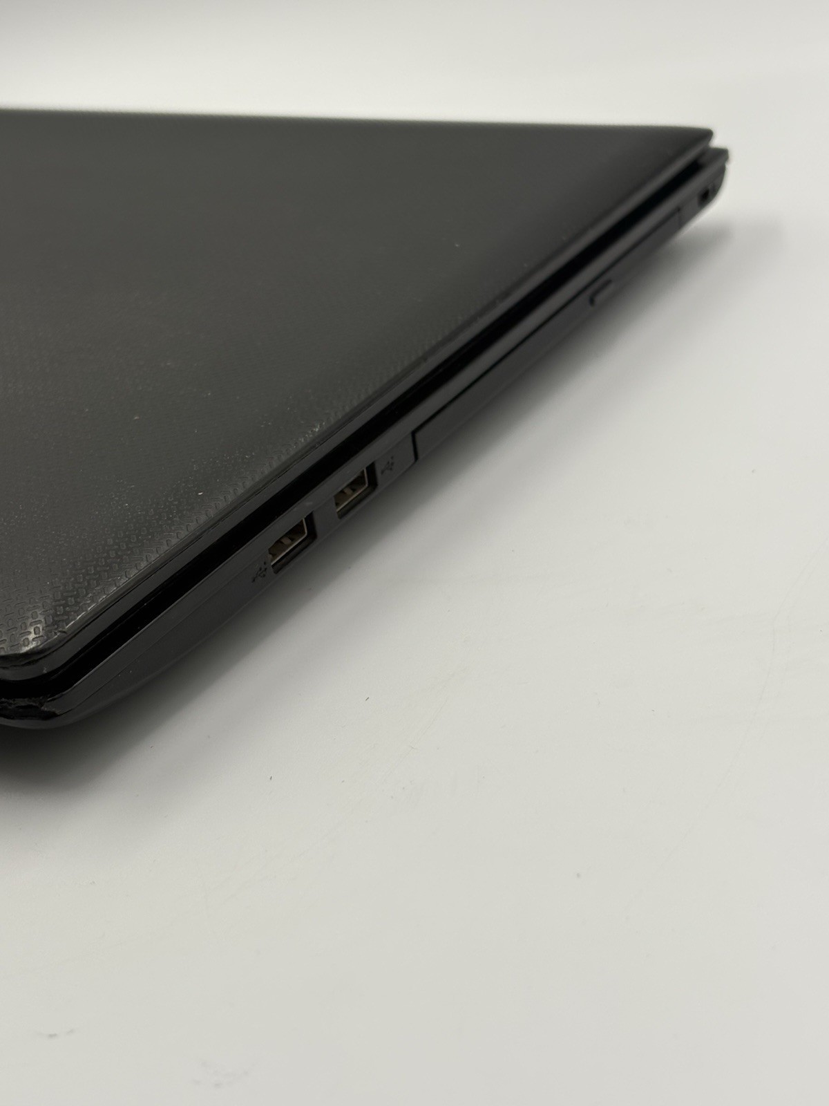 Acer Aspire AS5253-BZ602 Laptop AMD Quad-Core FOR PARTS OR REPAIR