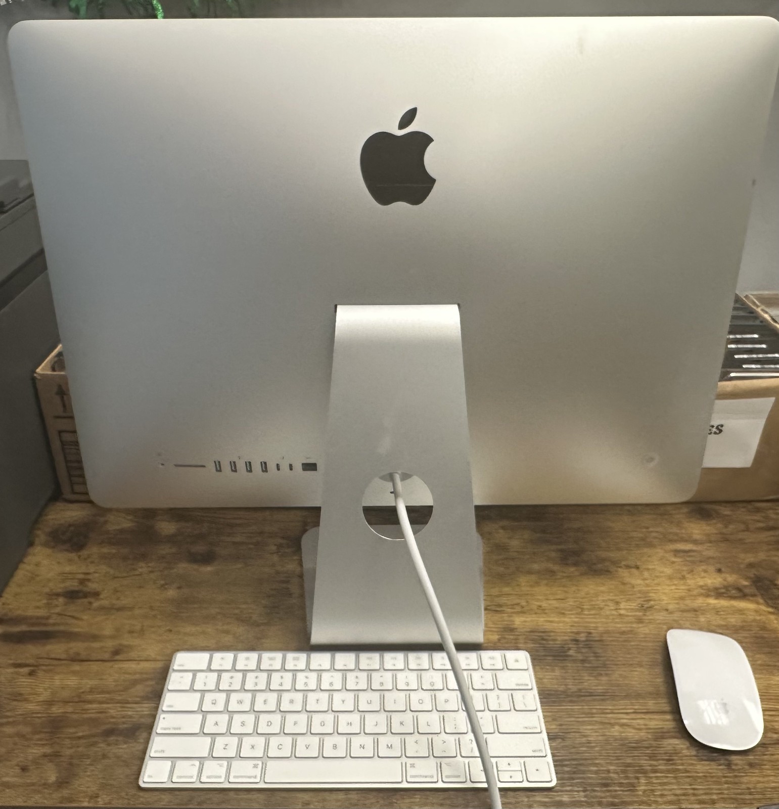 Apple iMac 21.5” i5 2.30GHz A1418 16GB 1TB HDD Iris Plus Graph 640 MacOS Ventura