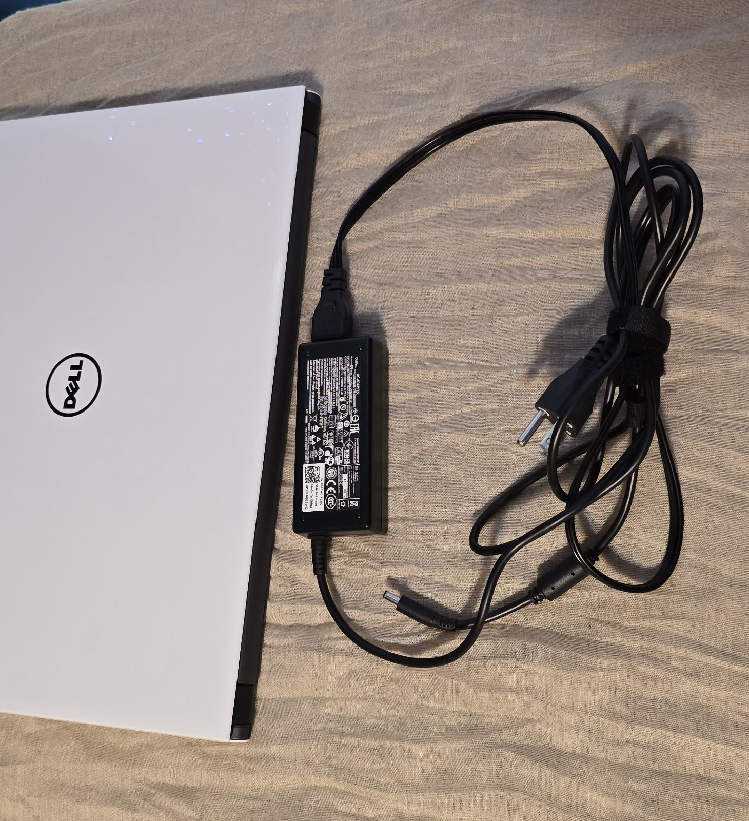 Dell Laptop – AMD A8 – 12GB RAM – 1TB Storage – Includes Charger