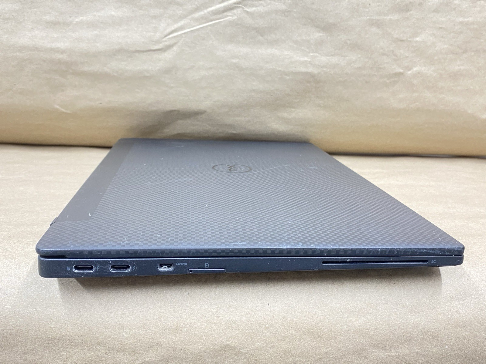 Dell Latitude 7370 – 13.5″ QHD – Touch – m7-6Y75 – 8GB – 256 – Win 10 – READ
