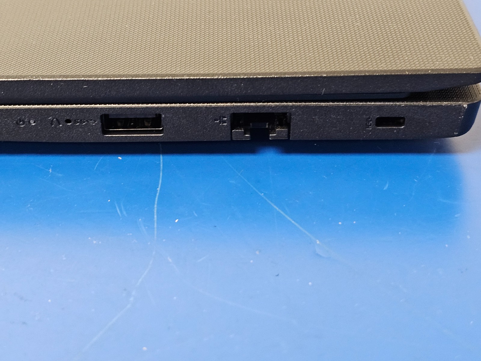 Lenovo V15 G5 IRL, Intel Core 7 240H, 2.50 GHz, 16 GB RAM, 1 TB NVMe SSD