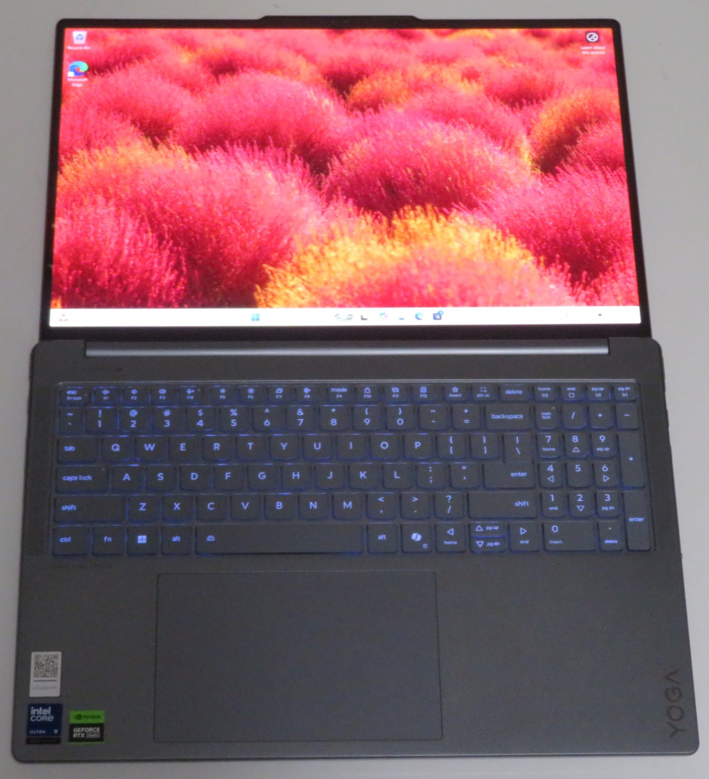 Lenovo Yoga Pro 9i 16″ 2.8K 120Hz OLED TOUCH Ultra 9 285H 32GB 1TB SSD RTX 5050