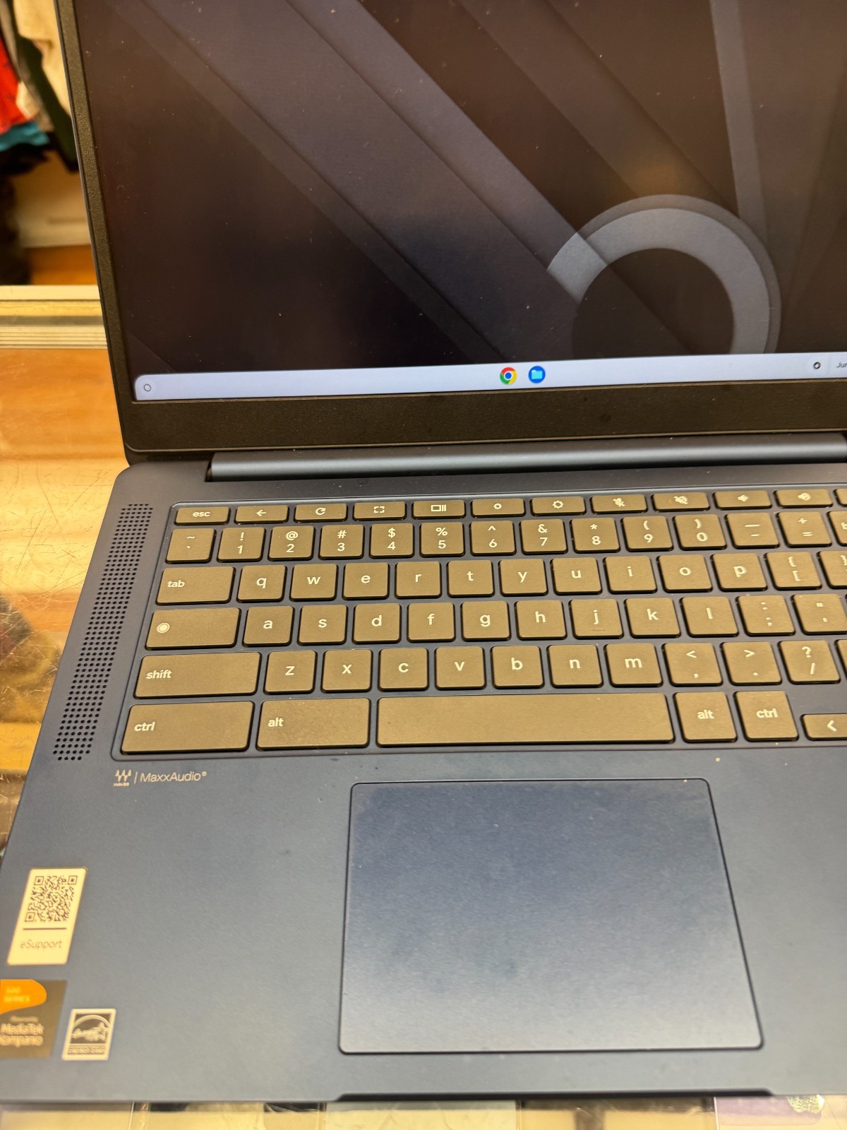 Lenovo IP Slim 3 Chrome 14M868 Chromebook – 14″ FHD Touchscreen