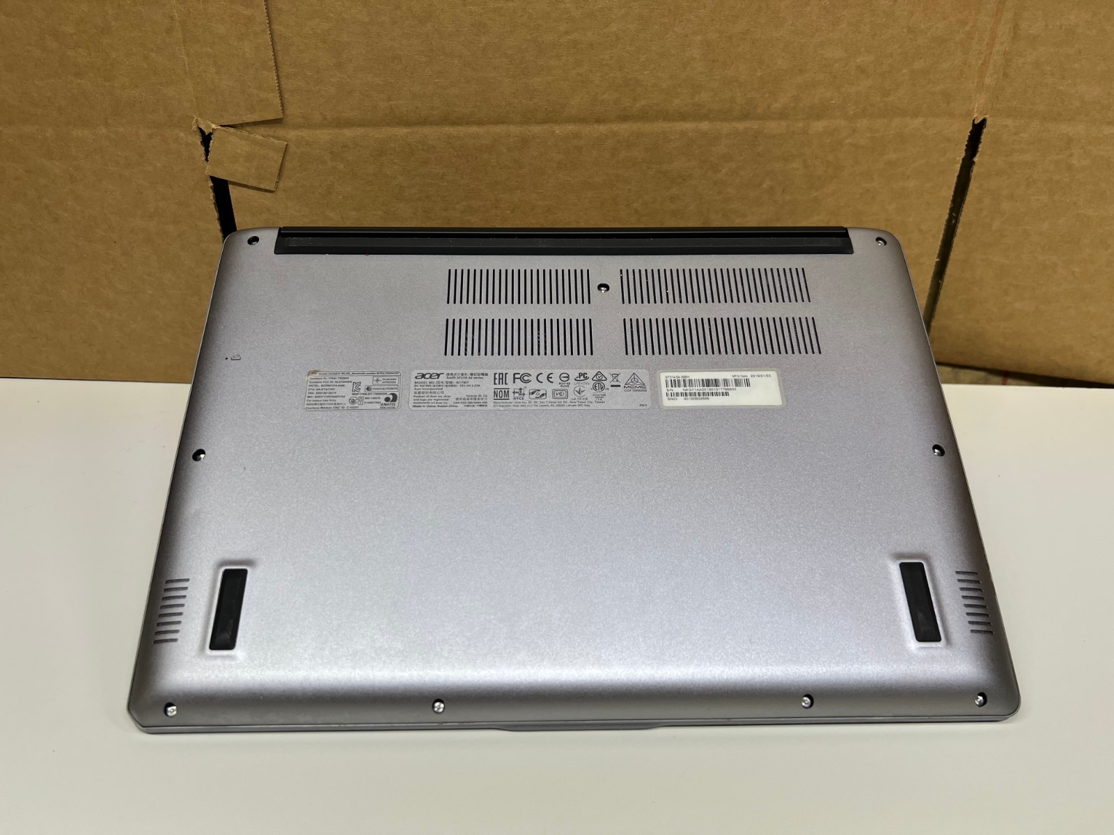 Acer Swift 3 SF314-54-39BH 14″ Laptop – 128GB SSD, 4GB RAM, Intel i3, Windows 10
