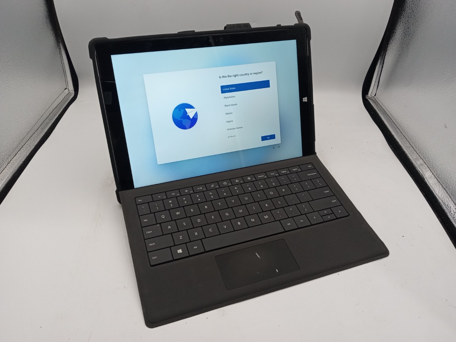 Microsoft Surface Pro 3 1631 12″ i7-4650U 8GB RAM 256GB SSD W11 with Case -RR