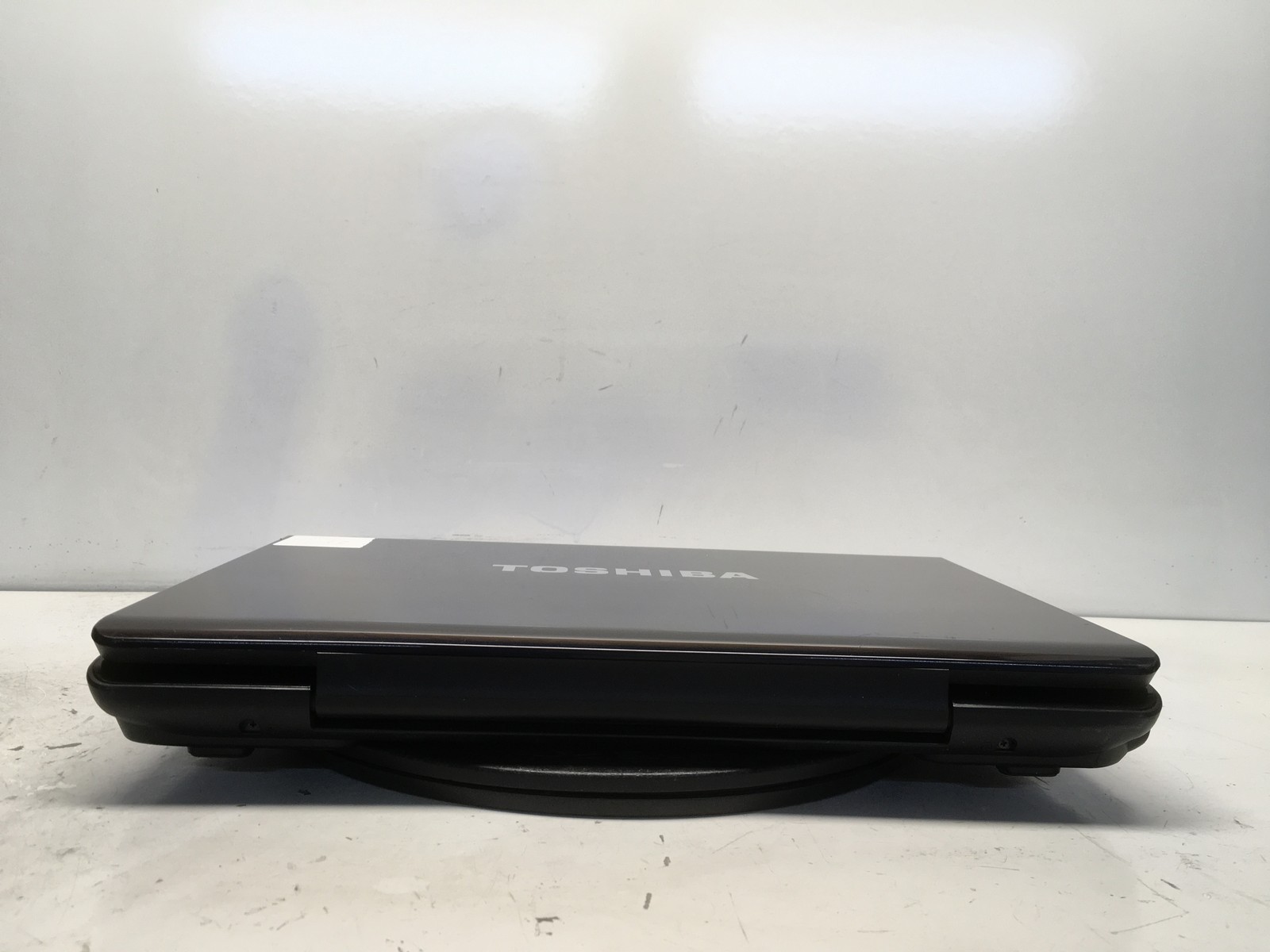 Toshiba Satellite P205D-S8804 AMD 64 X2 TL-60 2GHz 3 GB NO HDD No Batt
