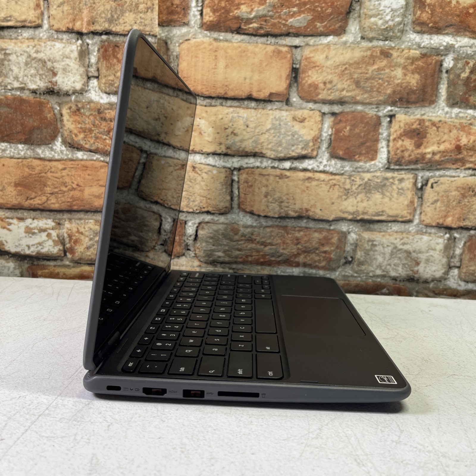 Lenovo Chromebook 300e Tested LCD Screen w/ Chassis & Battery – No Motherboard’s