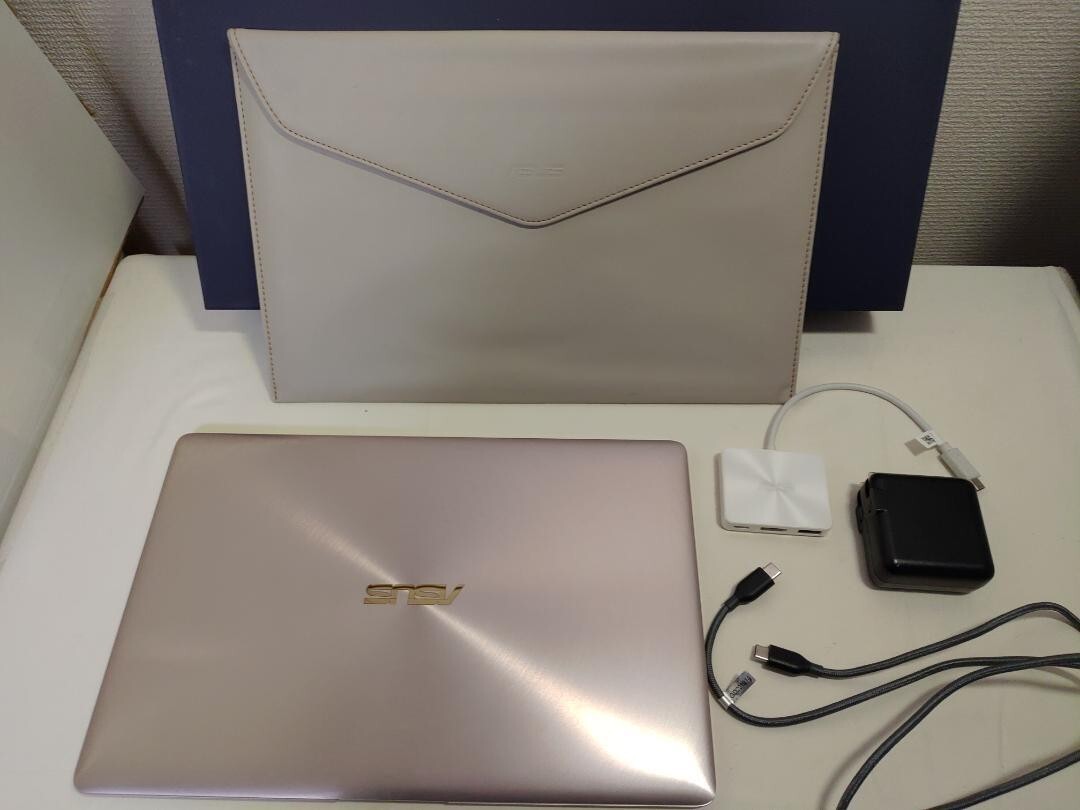 ASUS ZenBook 3 UX390UA UX390UA-GS074T Core i7-7500U Windows10 Notebook n144