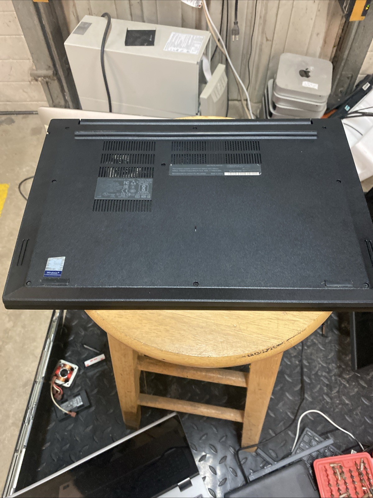 Lenovo E585 Thinkpad Ryzen 5 2500u 2.0GHz, 8GB Ram, 128GB SSD, Windows 11