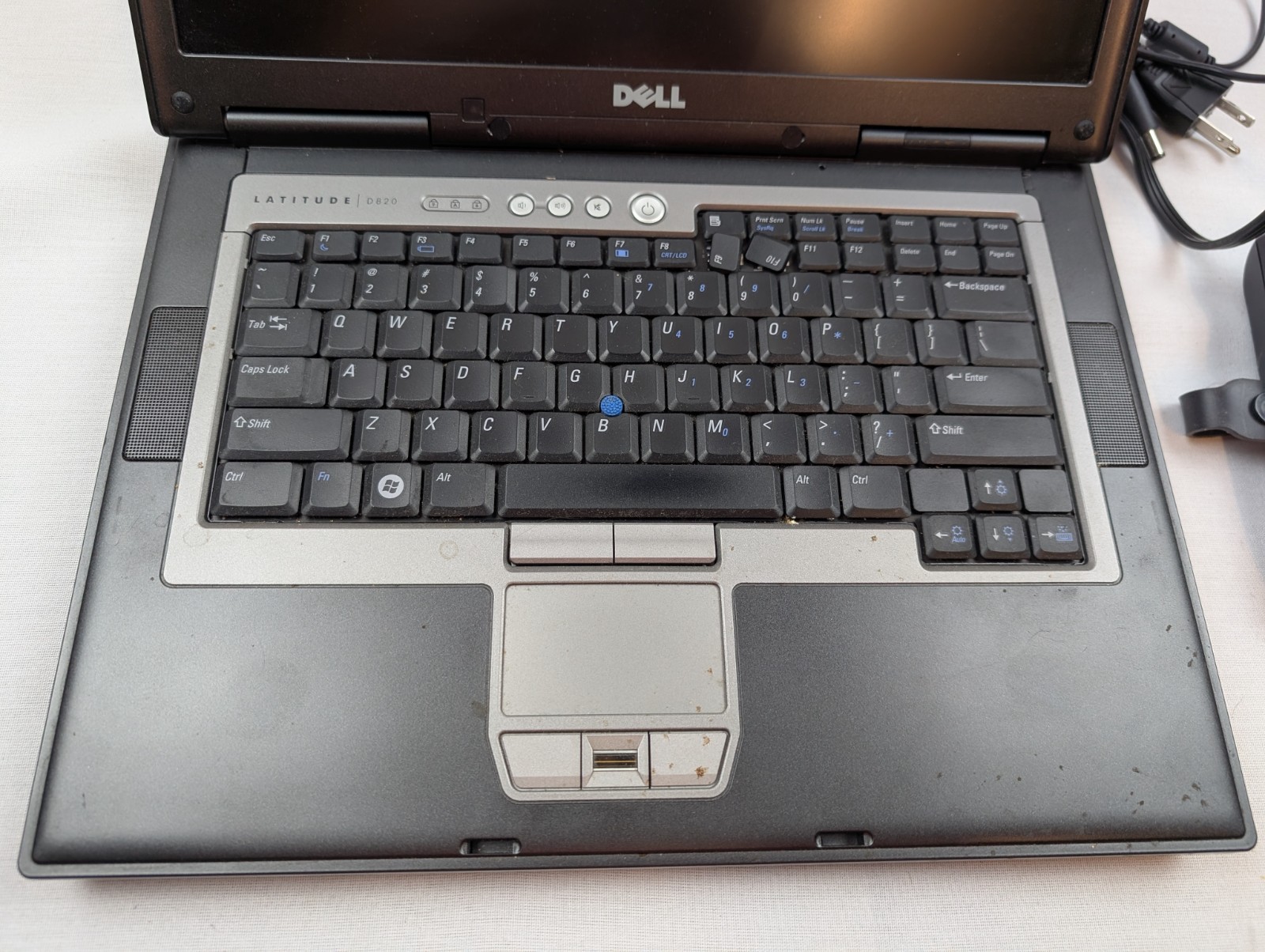 Dell Latitude D820 Model PP04X Intel Core Duo 2GB RAM Laptop PC Computer NO HDD