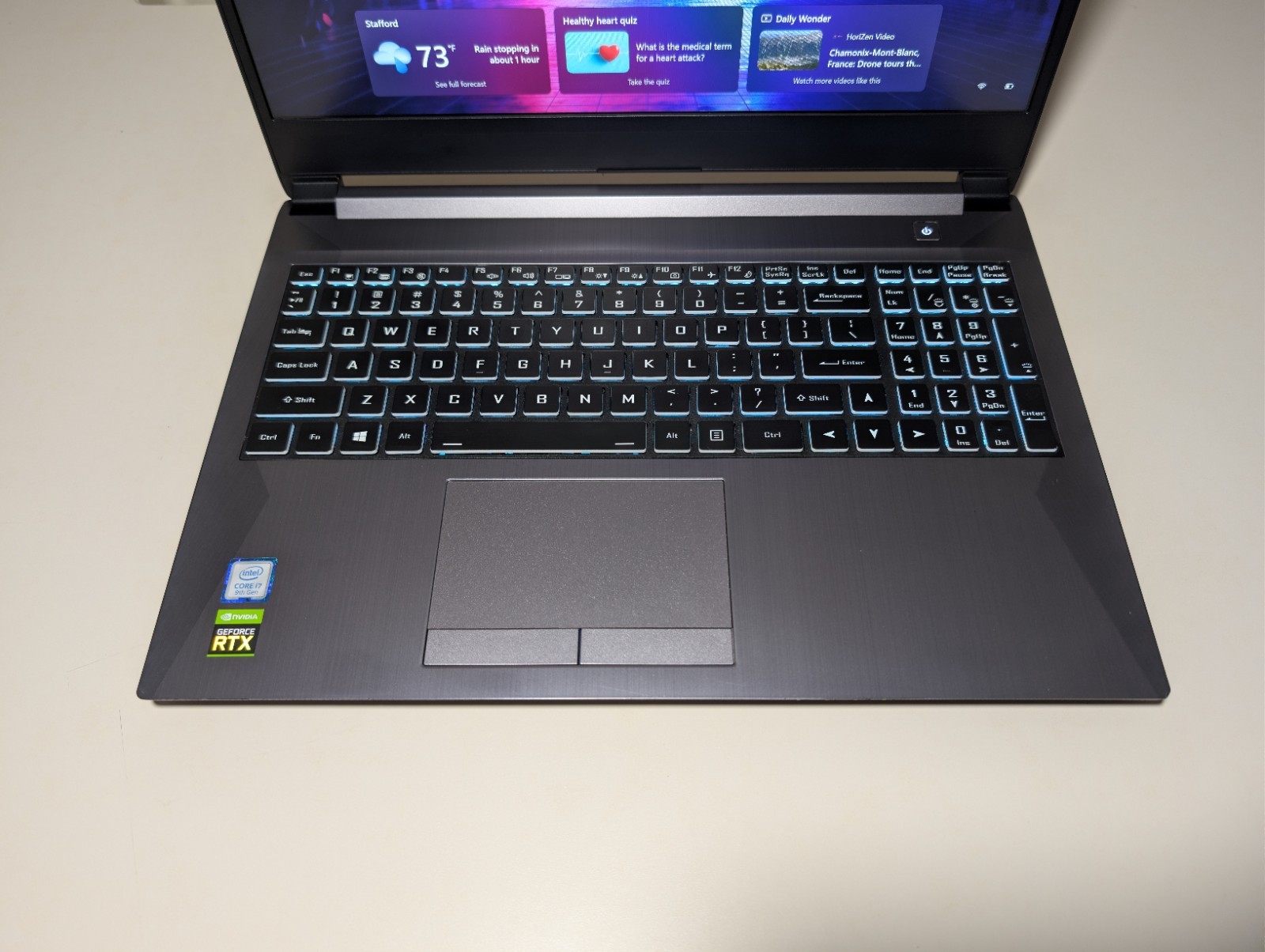 Clevo Sager NH58R | i7-9750H 32GB RAM 500GB SSD + 1TB HD | FHD@240Hz RGB Backlit