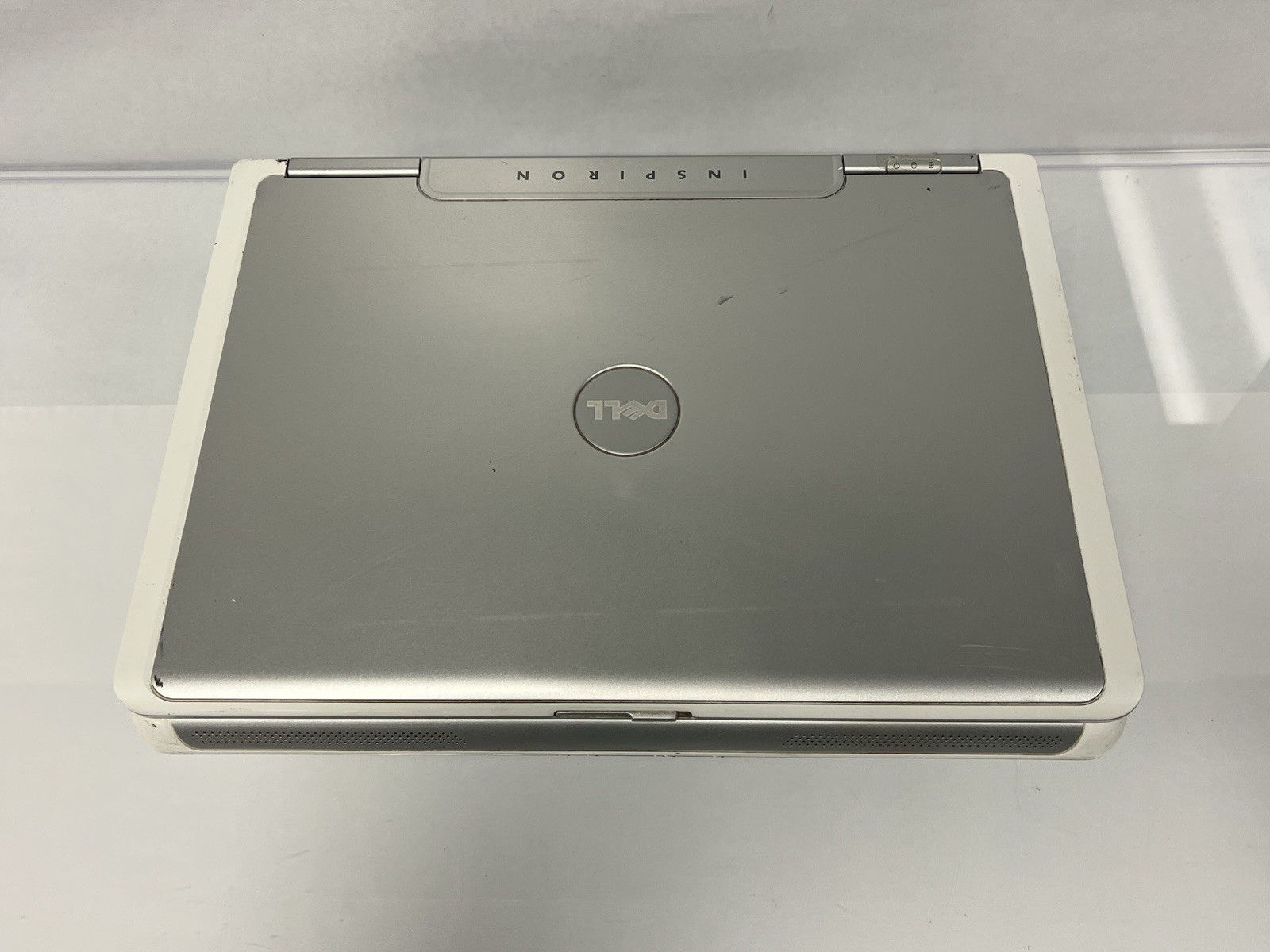 Dell Inspiron 1501 15.4″ AMD Turion 64 MK-36 2.0GHz 2GB RAM NO HDD
