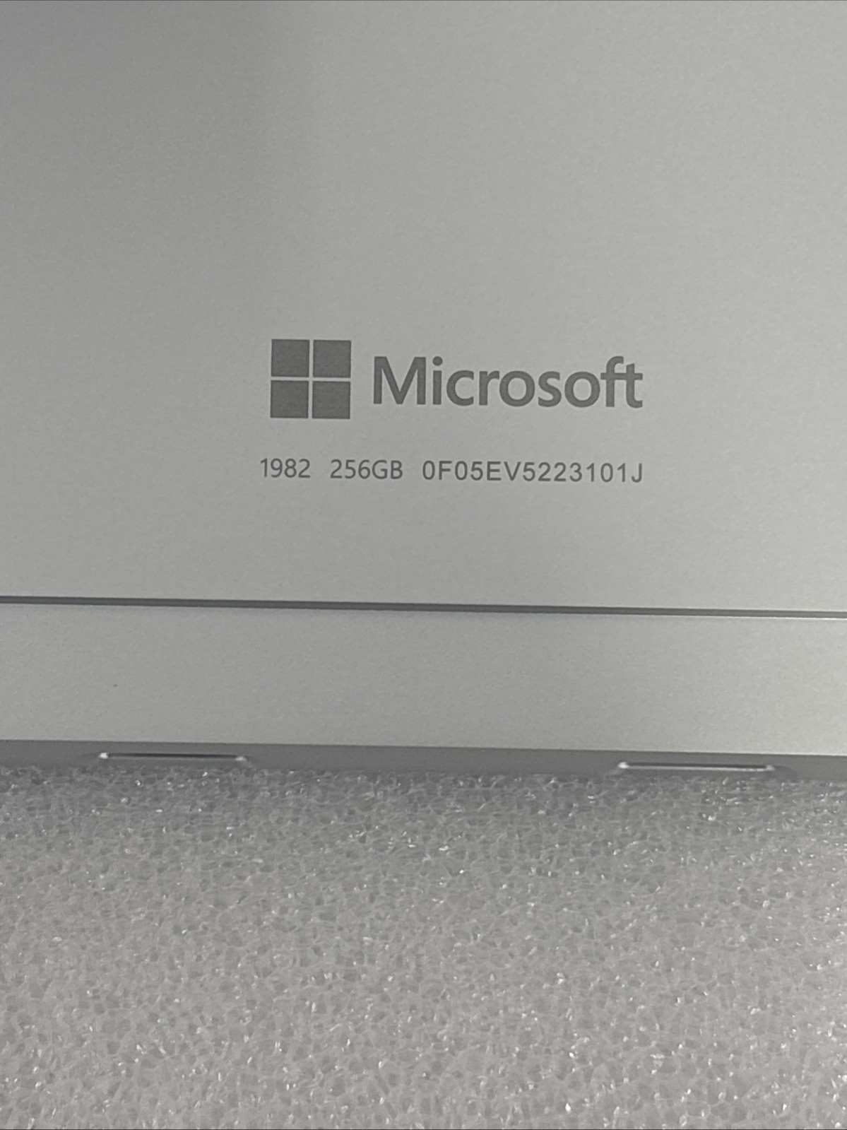 Microsoft Surface Pro 8 13″ (256GB, Intel i5 11th, 16GB, LTE) Platinum *Read*