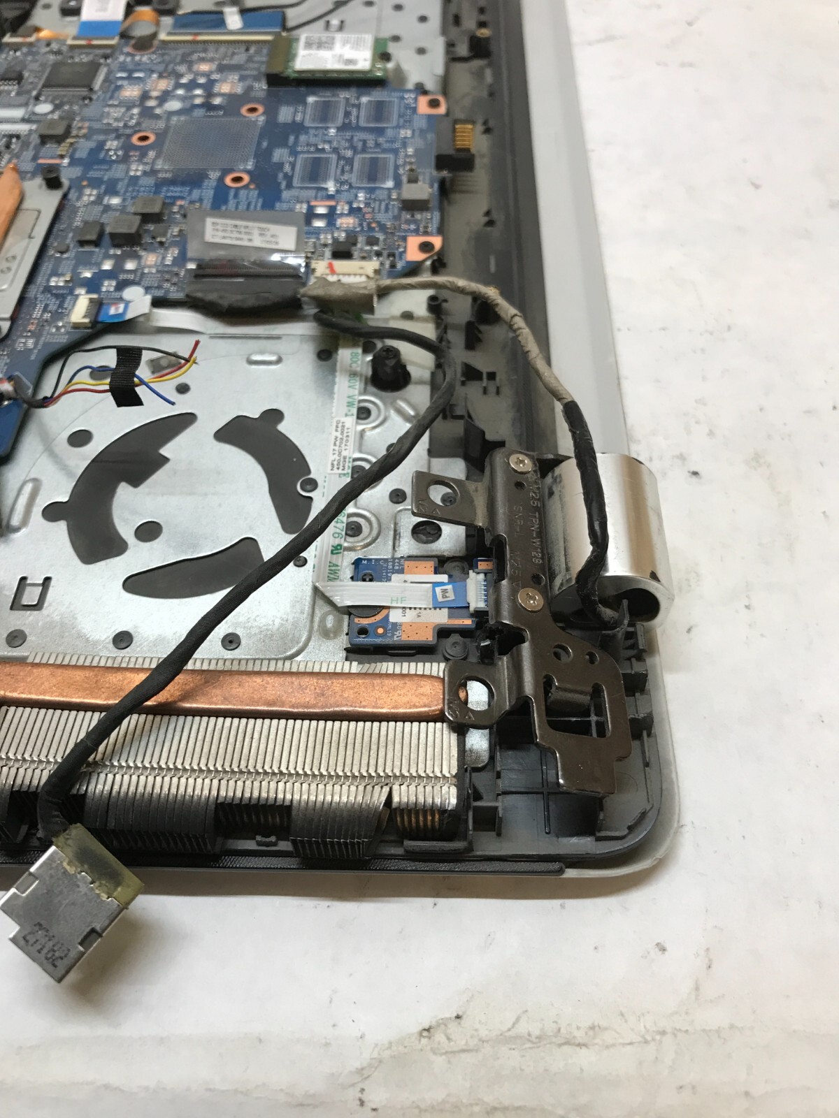 HP Pavilion 17-BS 17″ Unknown Specs NO RAM NO HDD/OS For Parts/Repair AS IS – DW