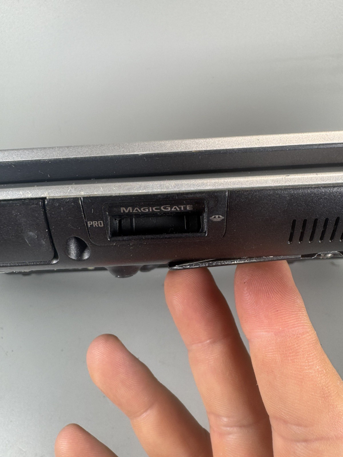 Sony VAIO VGN-S590P Laptop PCG-6H4L For Parts/Repair – No Charger, Missing Keys