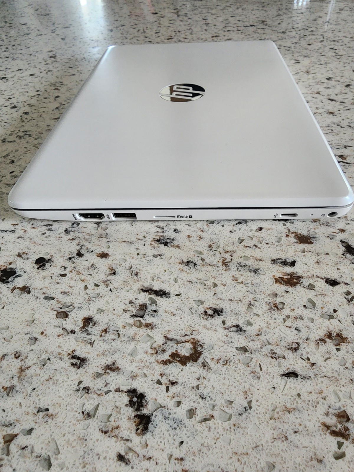 HP Stream Laptop 11-ak1xxx Intel Atom 64gb ssd 4gb ram Intel HD graphics Win10