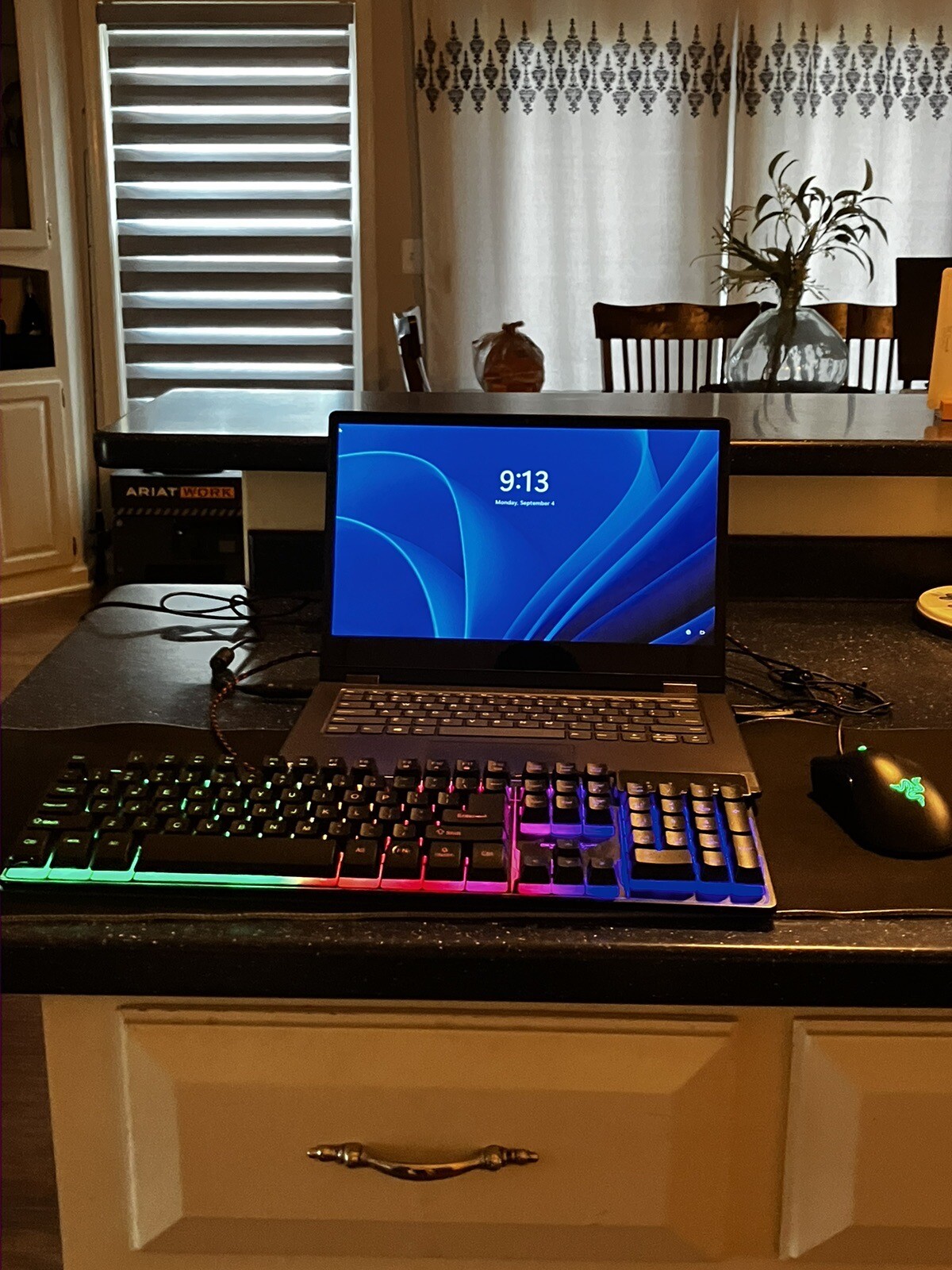 Laptop Flex 2-1,Keyboard,mouse,mousepad.