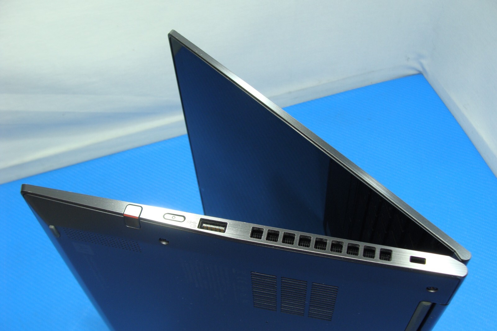 Lenovo ThinkPad X1 Yoga Gen 5 14″ FHD Touch i5-10310U 16GB 256GB SSD Win 11 Pro