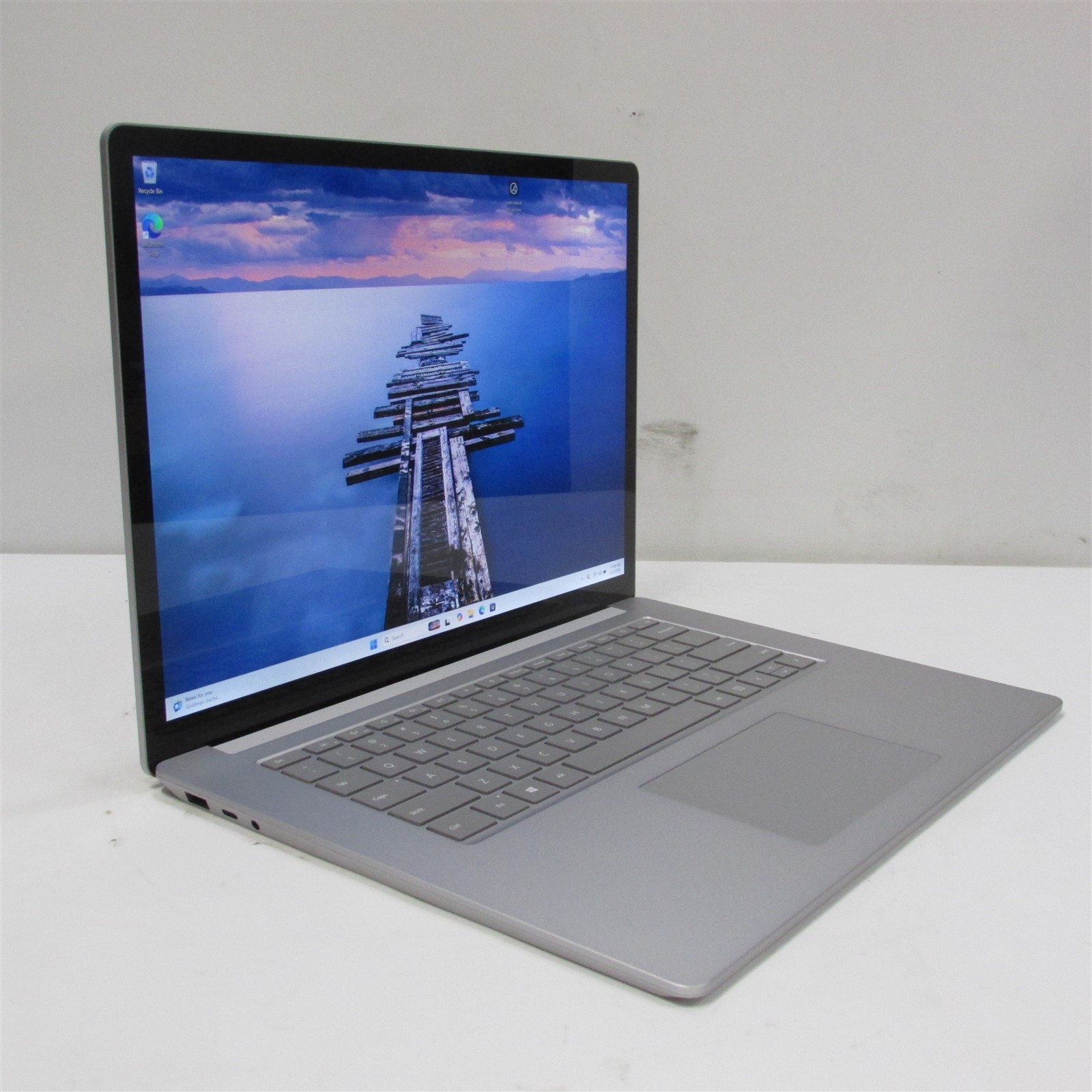 Microsoft Surface Laptop 4 1979 i7-1185G7 3.0GHz 16GB RAM 256GB 15″ Win 11 Pro
