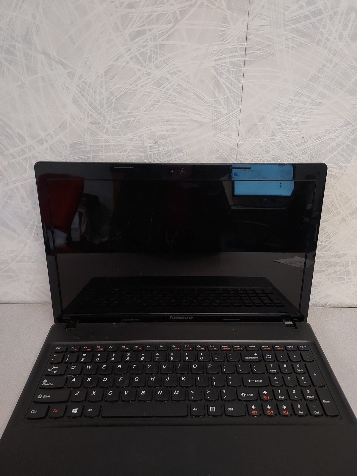 Lenovo G585 Laptop – AMD E-300 – 2GB RAM – 500GB HDD – WIN 10 HOME – BAD BATT