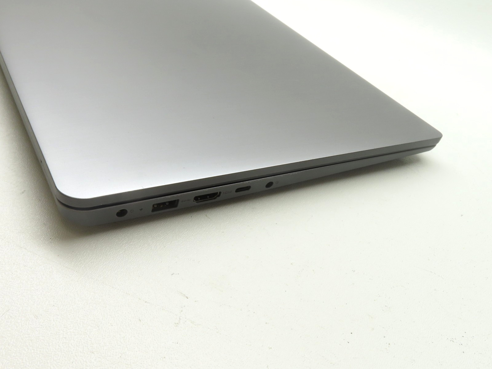 Lenovo IdeaPad 3 15ABA7 15.6″ Touch AMD Ryzen 3 5425U 2.7GHz 8GB RAM 512GB SSD