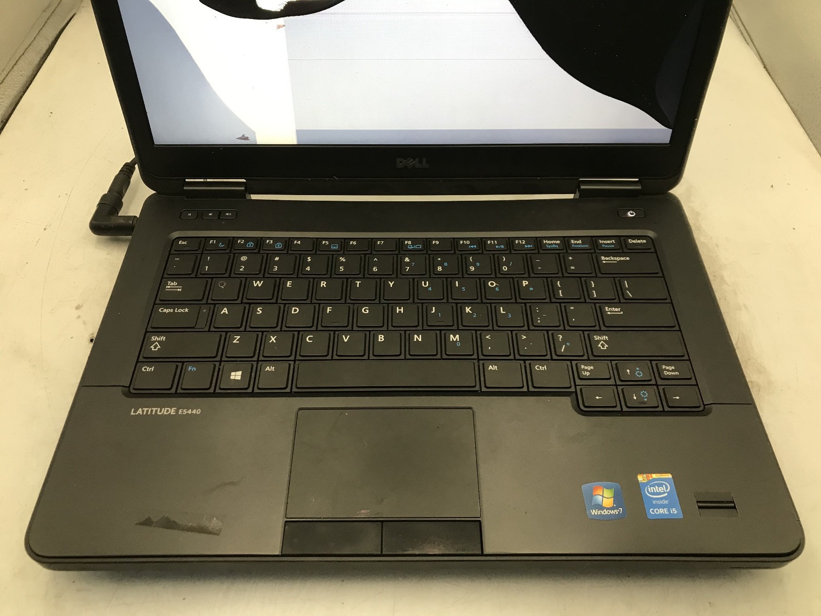 DELL LATITUDE E5440 – FOR PARTS/BAD LCD – INTEL I5 4TH GEN – 4GB RAM – READ – BB