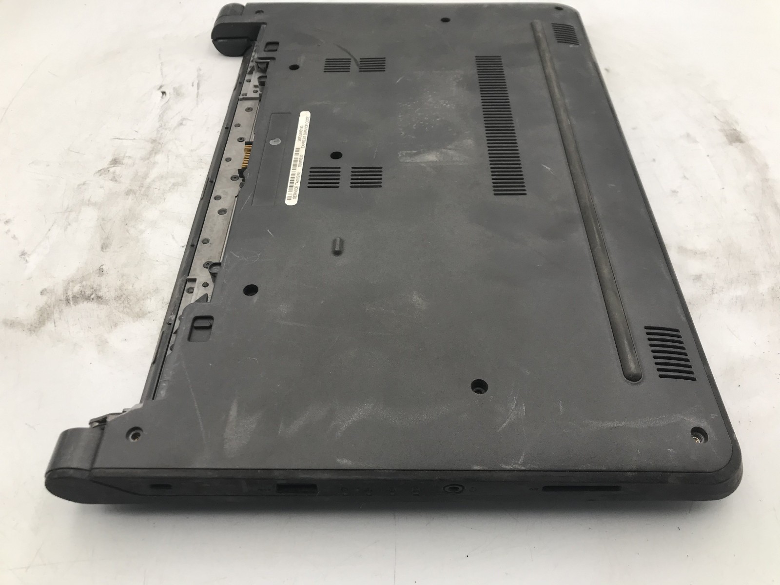 DELL LATITUDE 3340 -BOOTS TO BIOS- INTEL CELERON 2957U – NO RAM – READ DESC – BB