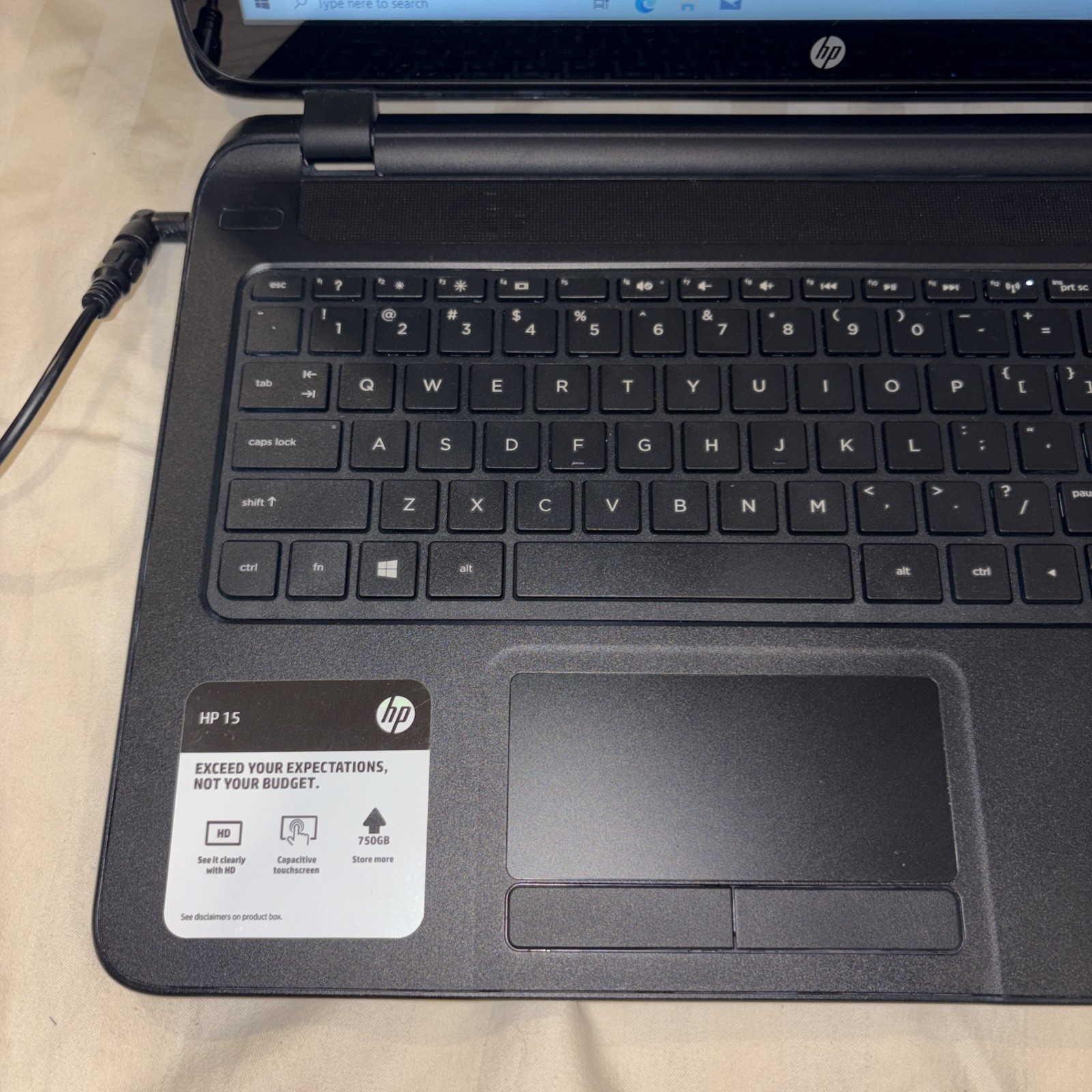 HP 15-f111dx 15.6″ Touchscreen Laptop AMD A8-6410 8GB 680GB Win-10 DVD-RW WebCam