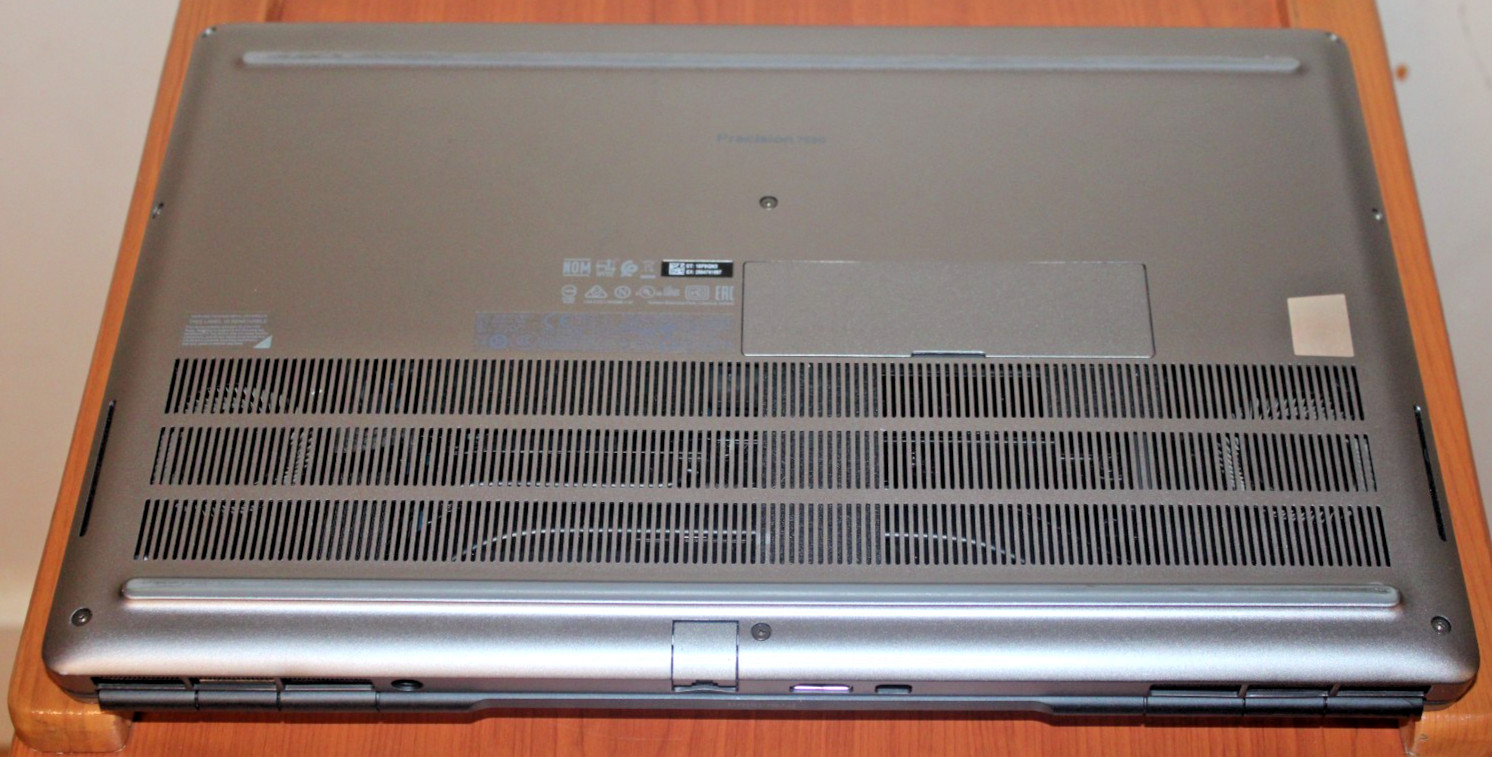 DELL PRECISION 7560 i7-11850H @ 2.50 GHz 8 GB RAM SSD 512 GB NVIDIA RTX A2000 WI