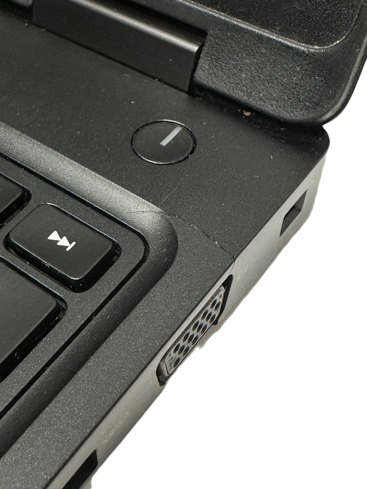 Dell Latitude 5590 i5-8250U | NO RAM, SSD, Battery, AC | NO POWER