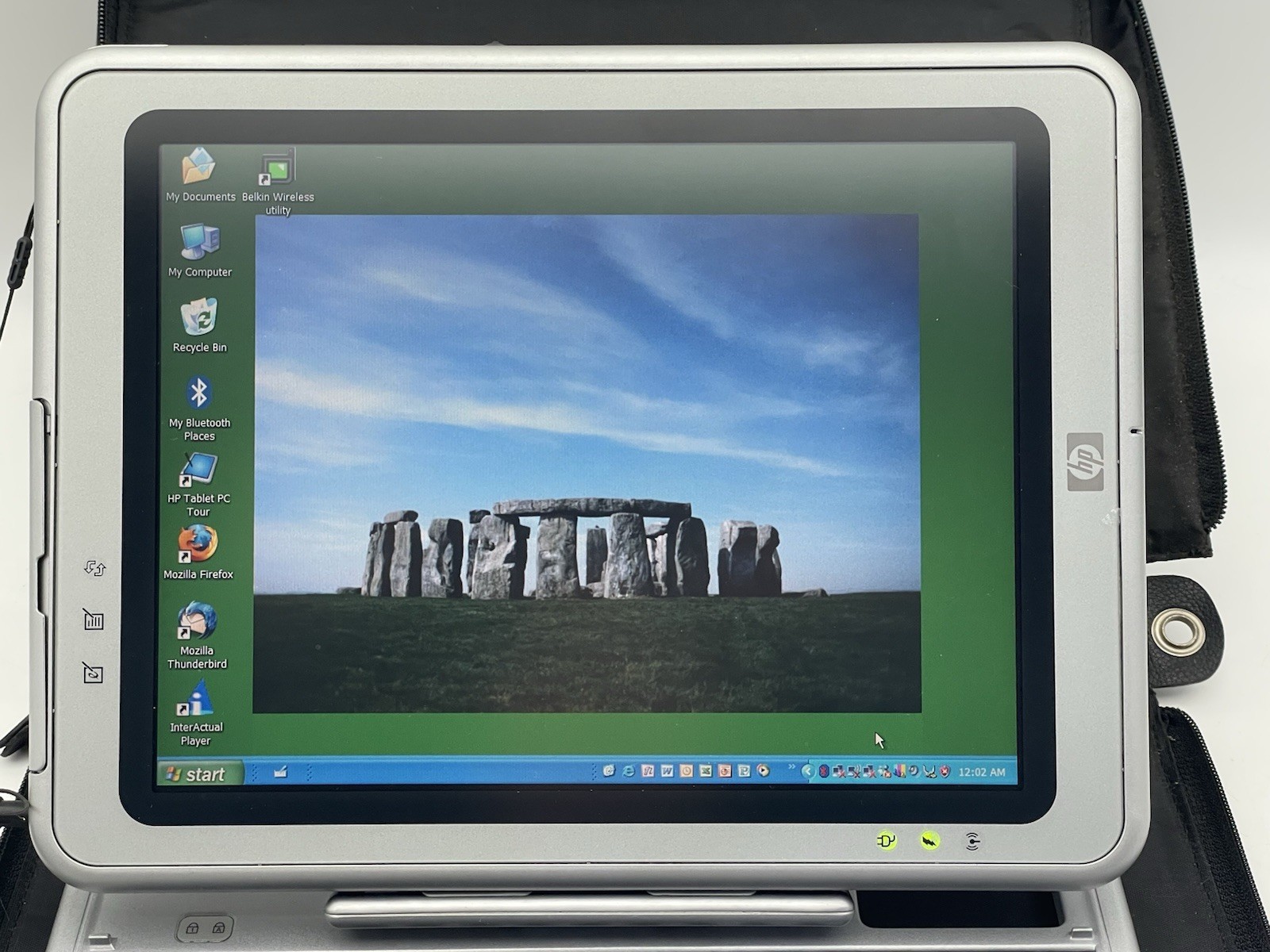 HP TC1100 Windows XP Tablet 1.00GHz w/ Pen , Keyboard Dock and Case