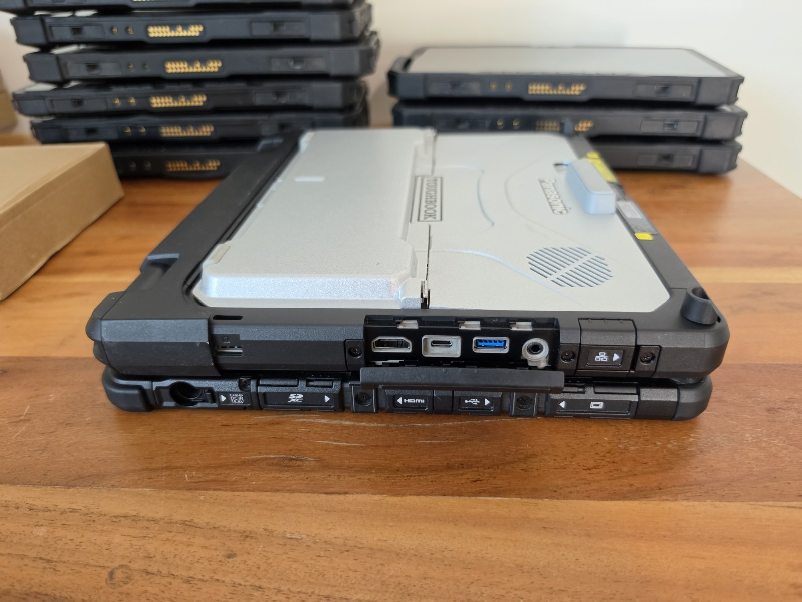 Panasonic Toughbook CF-33 Mk2 i7-10810U 32GB 1TB NVMe 4G LTE Only 100 Hours