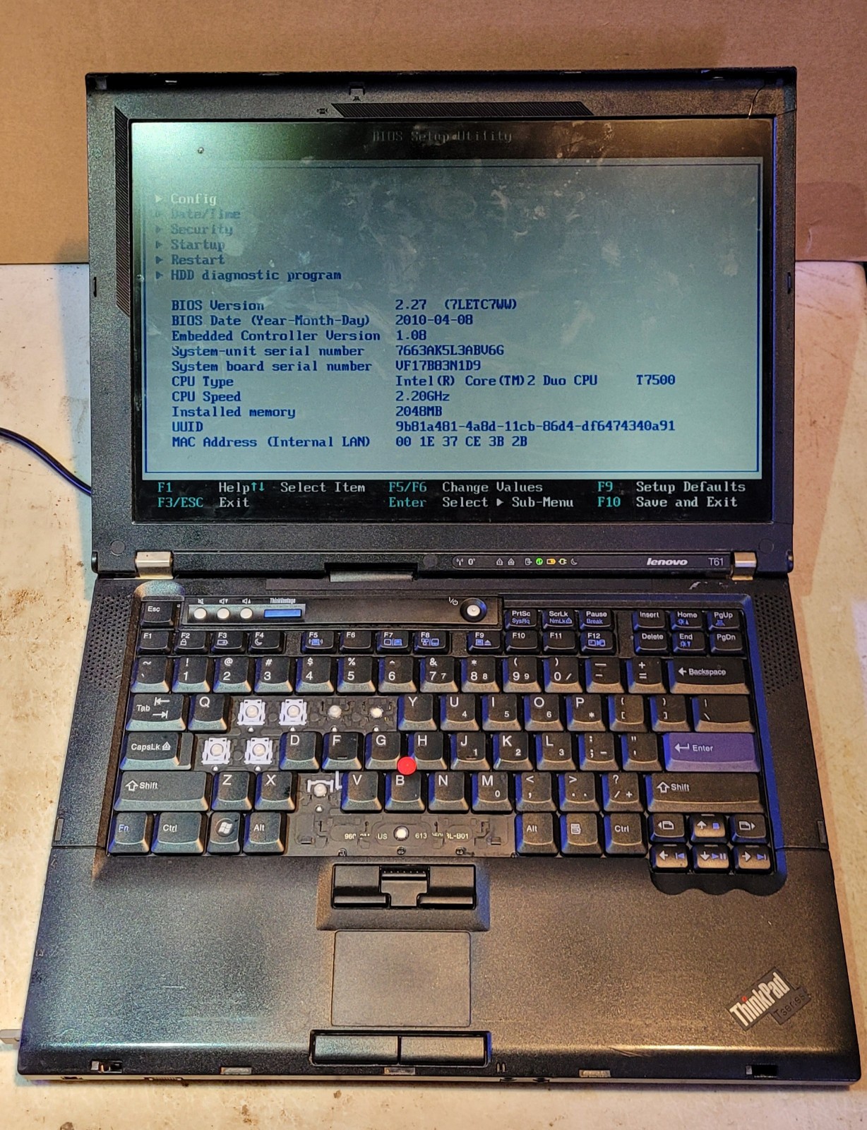 ThinkPad Tseries T61 7663-AK5 2.20GHz 2GB RAM 14″ screen PARTS OR REPAIR