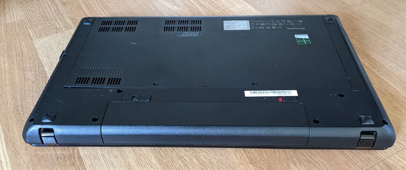BROKEN SCREEN – Lenovo G580 15.6″ Intel Pentium Processor | For Parts