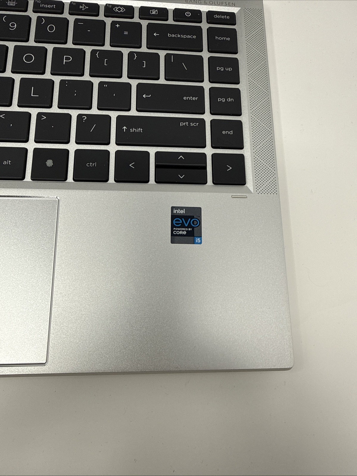 HP EliteBook x360 1040 G8 14″ (Intel Core i5 @ 2.40GHz, 256GB SSD, 16GB RAM)