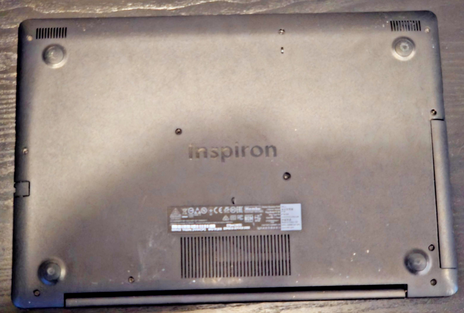 Dell Inspiron 5570 Intel Core i3-8130U 2.20GHZ 4GB RAM 320GB HD DVDRW FHD Touch