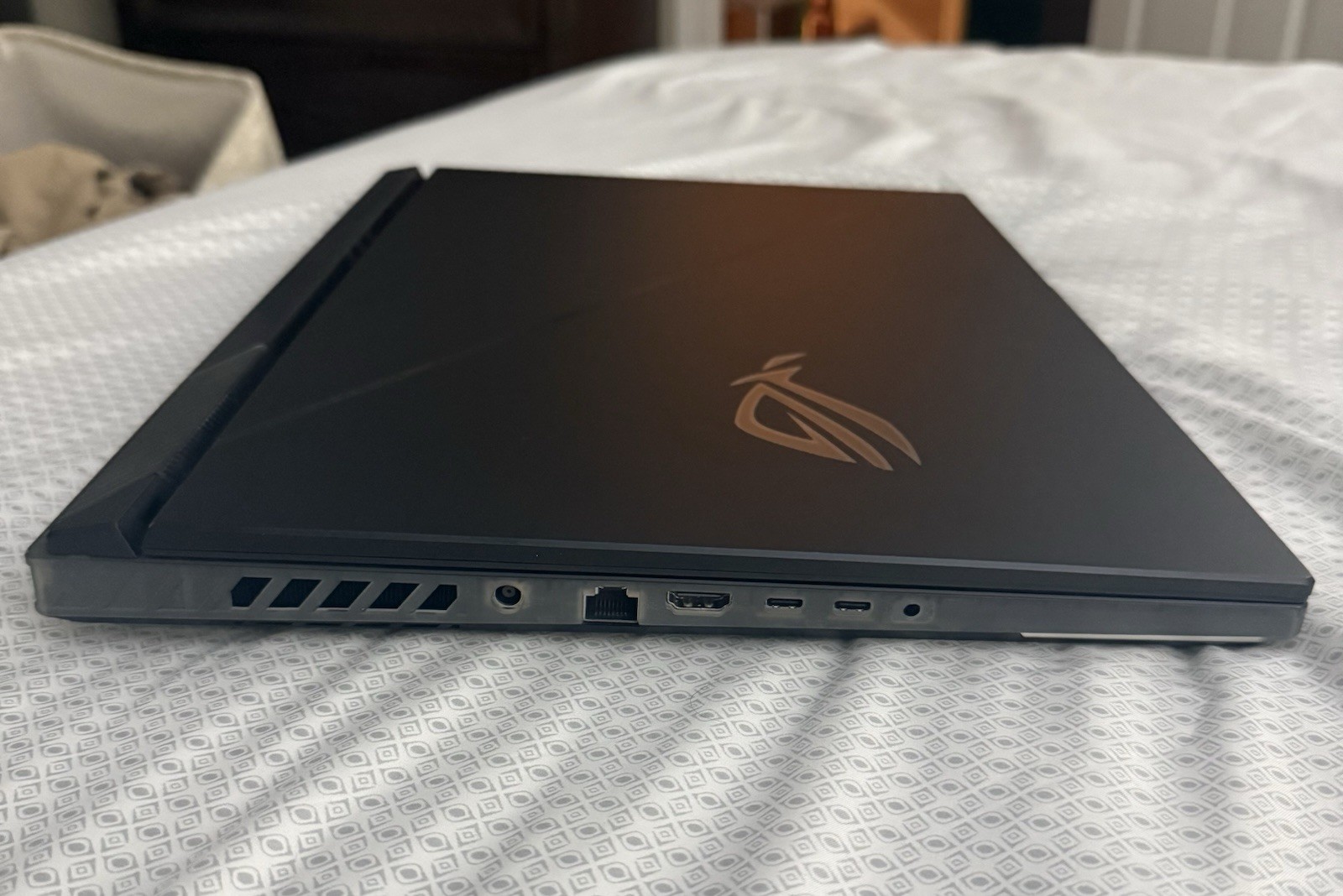 Asus ROG Strix Scar 18 G834JYR-XS98, Core i9 14900HX, RTX 4090, 64GB DDR5, 2TB