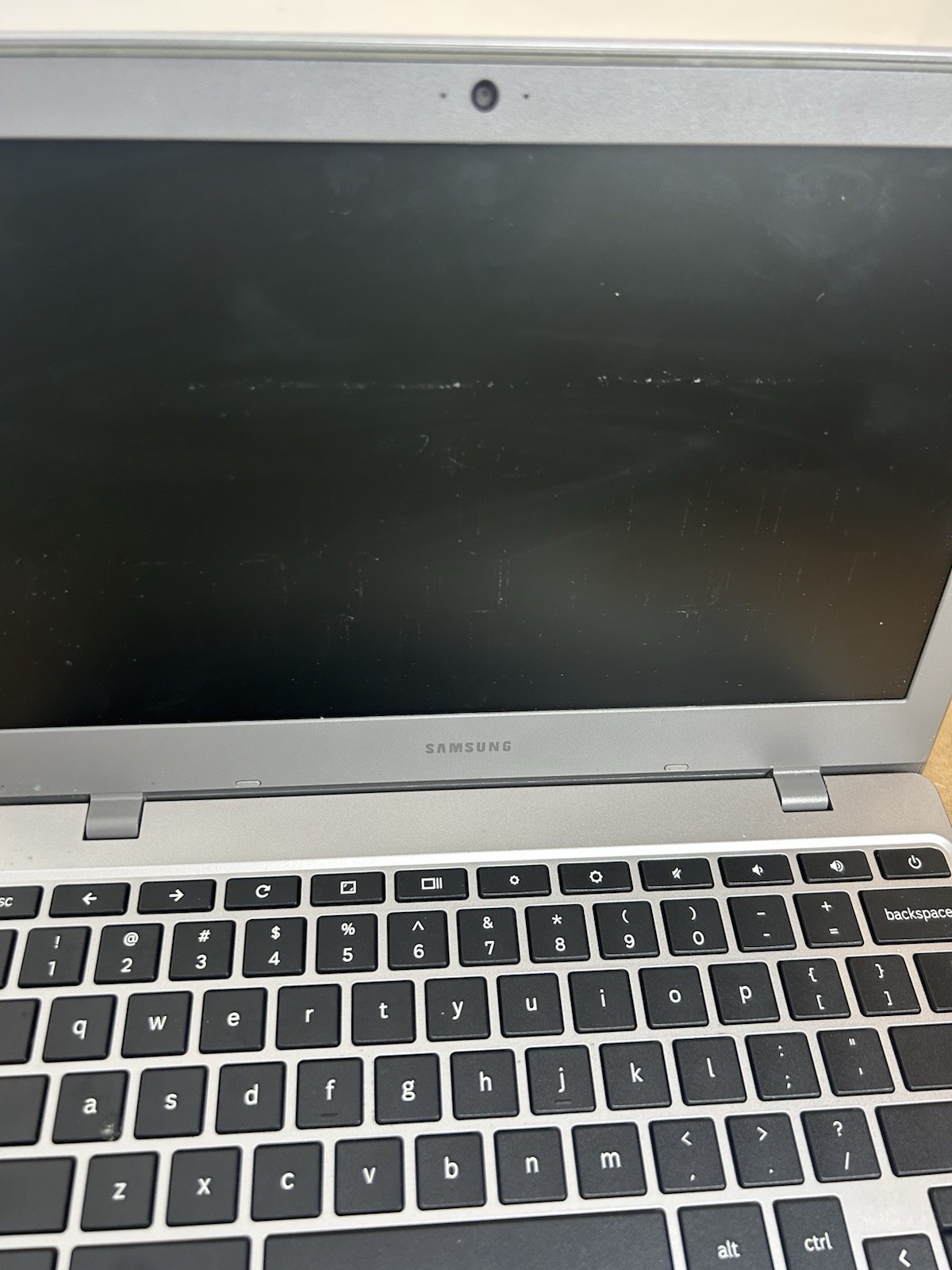 SAMSUNG XE310XBA Chromebook 4 11.6″ , NO Power Cable(Poor Surface)