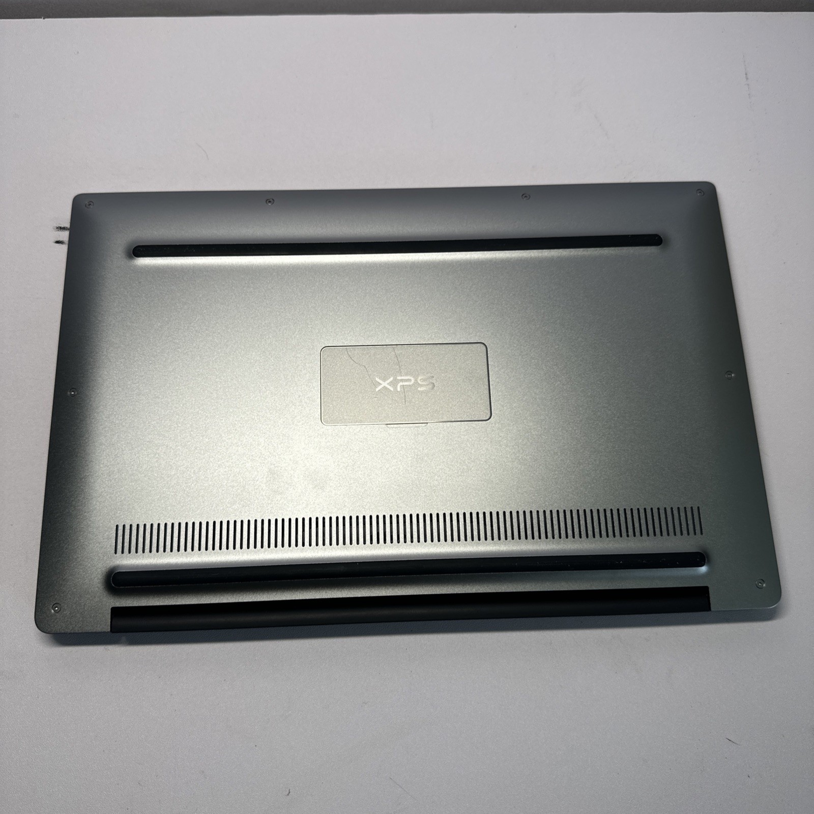 MINT Dell XPS 13 9360 TS FHD+ Intel i5-7th Gen 2.50GHz 8GB RAM 256GB SSD Win 10