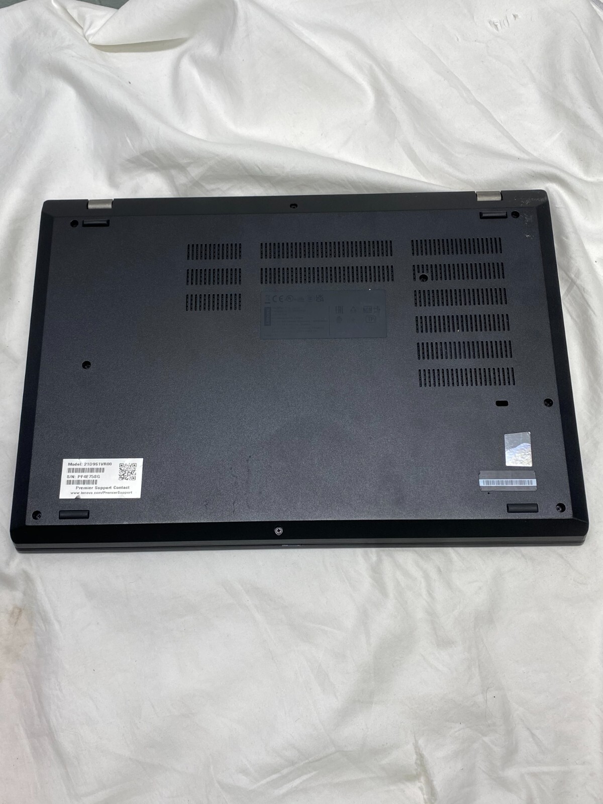 Lenovo ThinkPad P15v Gen 3 15.6″ (512GB SSD, AMD Ryzen 7 PRO 6000 Series,…